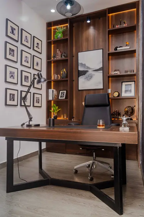 Inside Decker's Dream Content Studios, Ajah