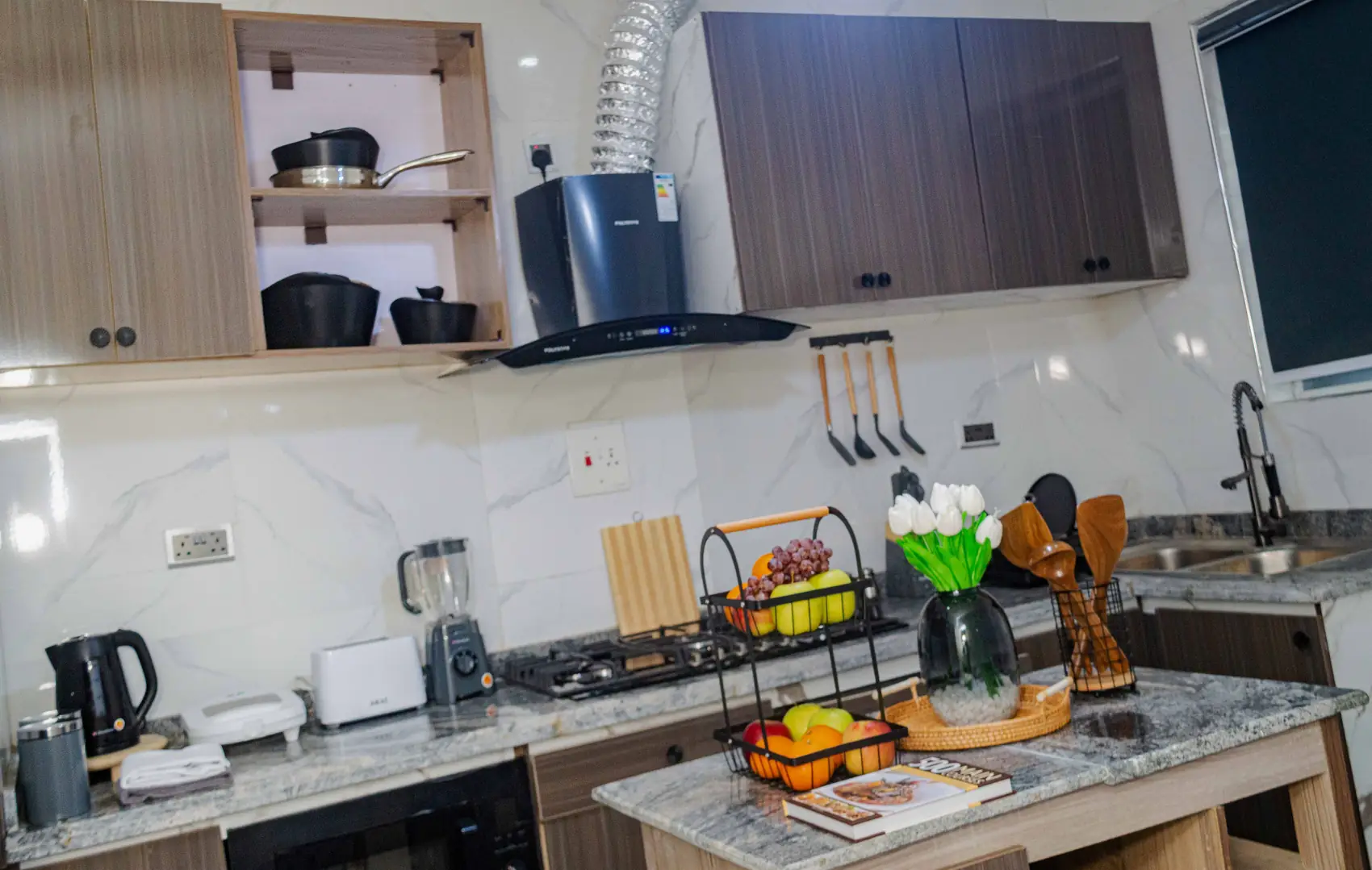 Chef's Arena — fully equipped kitchen set